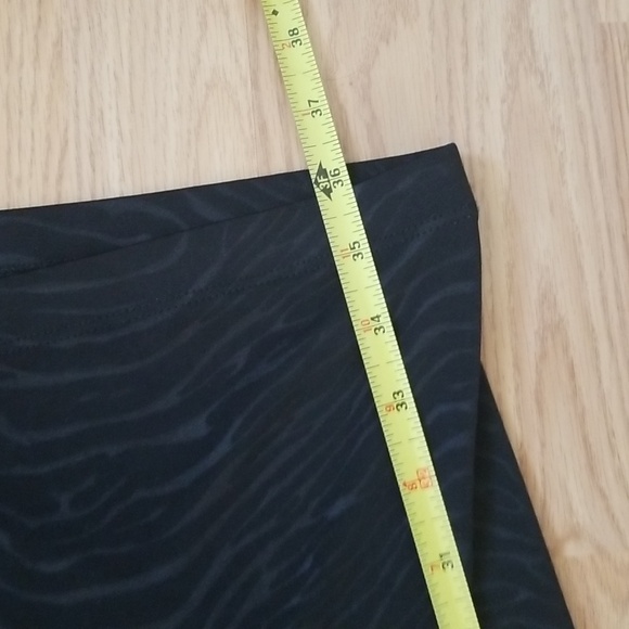 Black Tiger print Cache leggings (L) - Picture 6 of 9